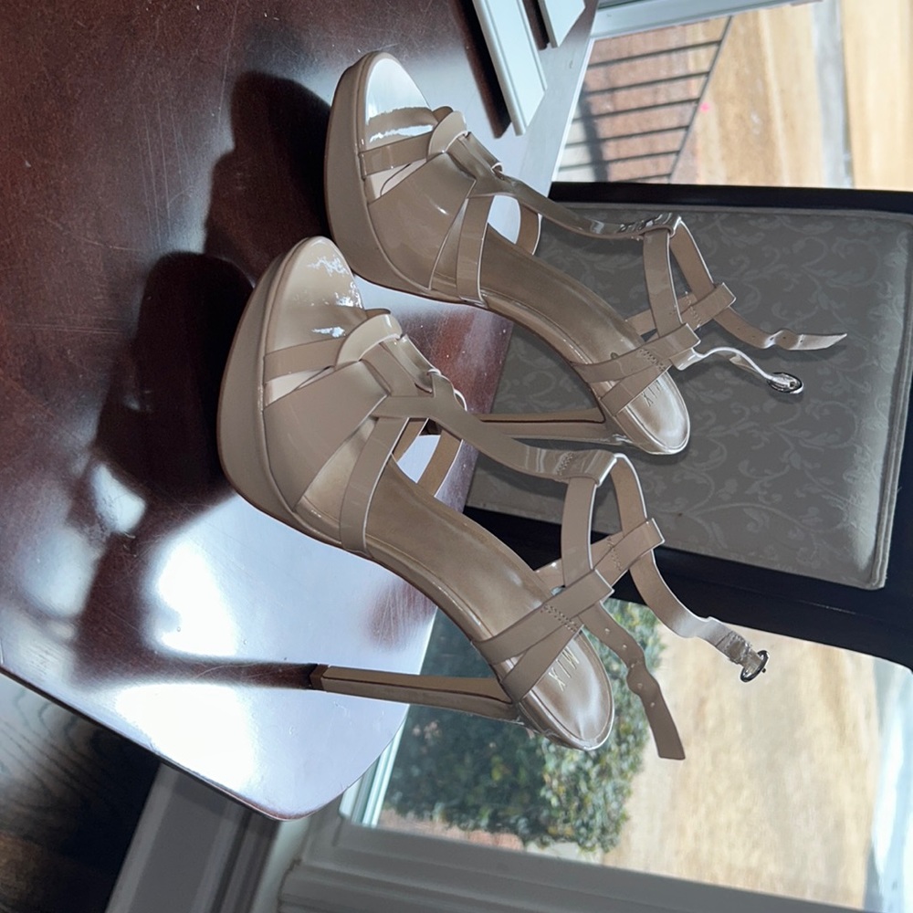 Mixed number six shoes